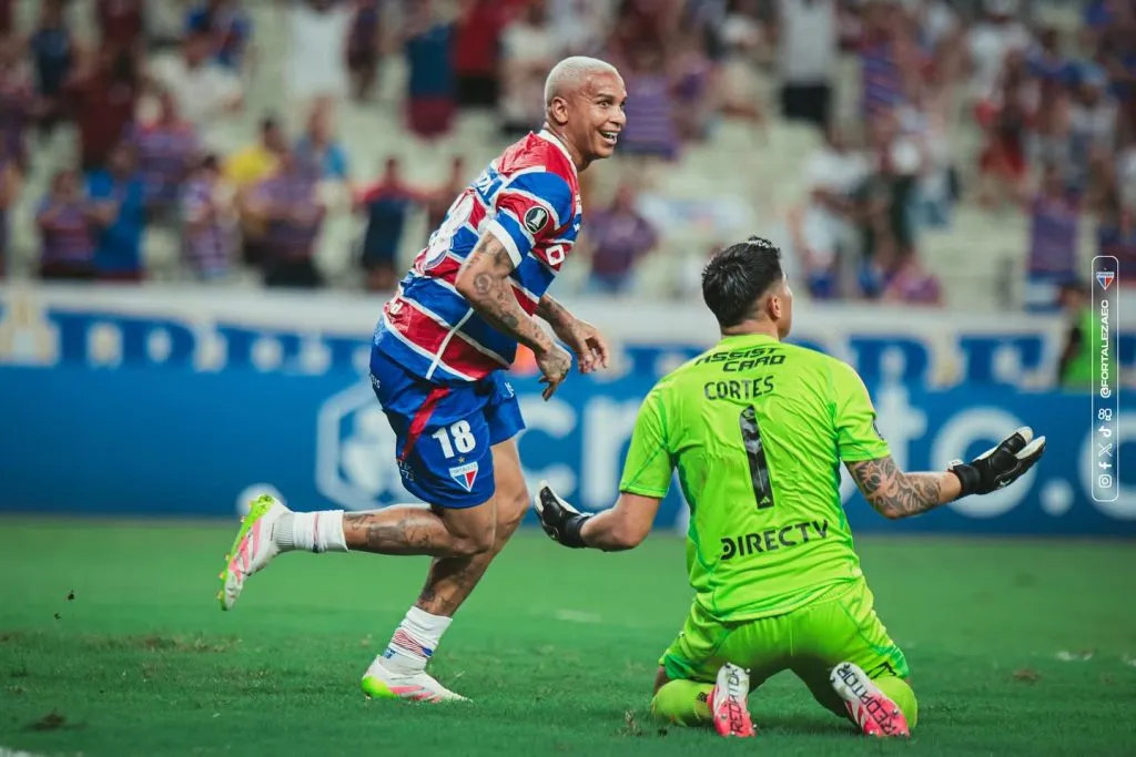 Tras una terrible actuación ante Fortaleza, Brayan Cortés estiró su terrible año en Colo Colo. Foto: Fortaleza.