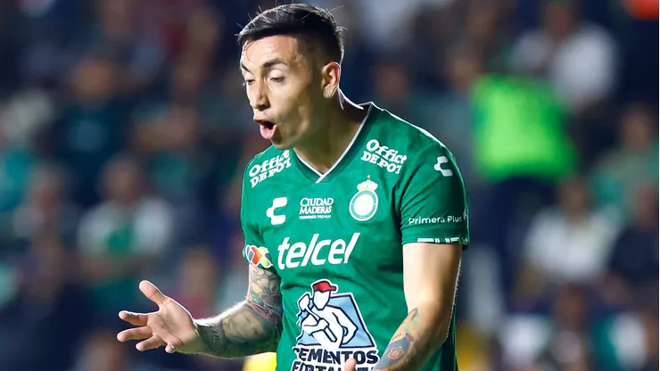 Rodrigo Echeverría se enojó con periodistas en México.
