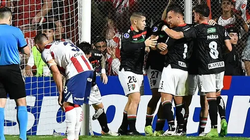 Junior Marabel lideró la remontada de Palestino en Copa Sudamericana.