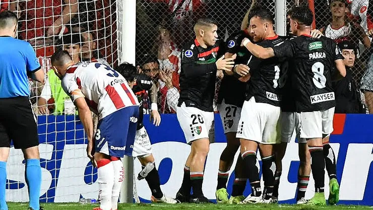 Junior Marabel lideró la remontada de Palestino en Copa Sudamericana.