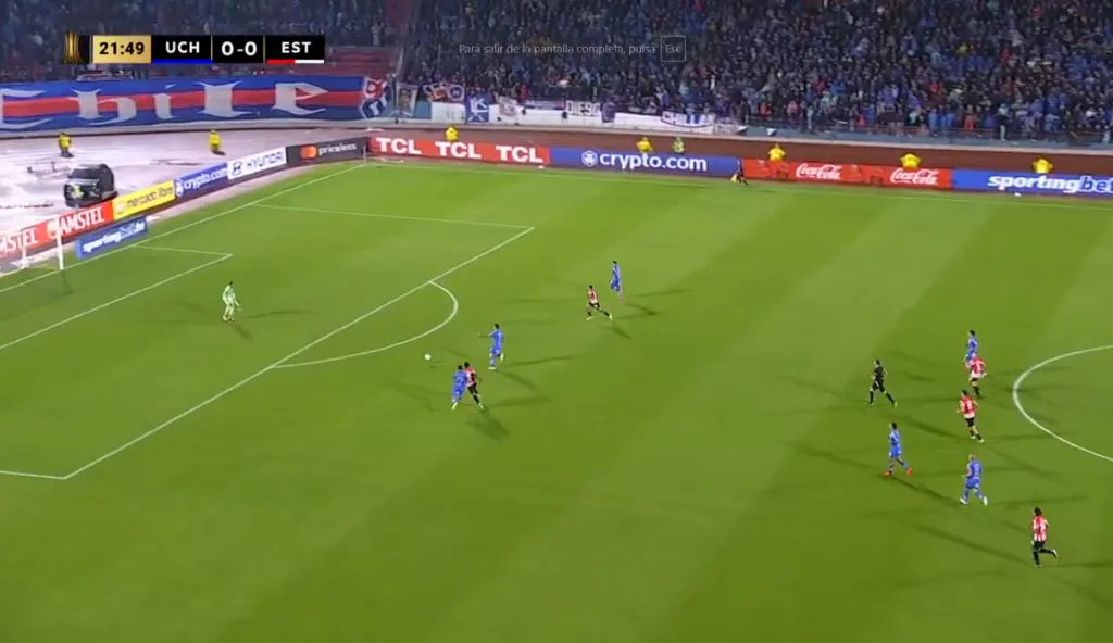 Franco Calderón le hace el gesto a Castellón para que vaya por la bola. (Captura ESPN).