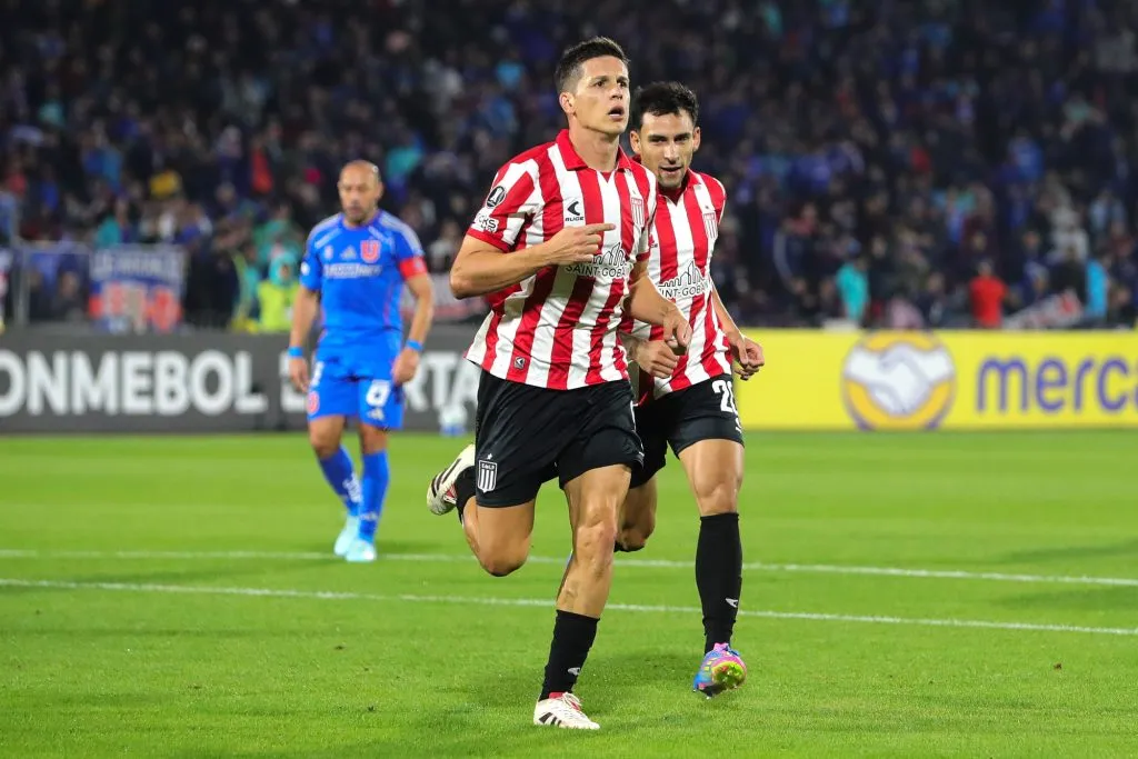 Estudiantes le roba la punta de la tabla a la U en el Grupo A de Copa Libertadores: el Chuncho tropieza feo en casa y deberá pelear la clasificación a octavos, aunque todavía depende de sí mismo.