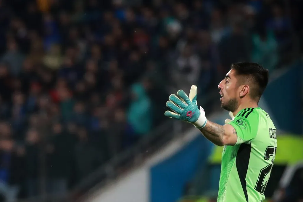 Gabriel Castellón tuvo una ingrata noche en la derrota ante Estudiantes. Foto: Jonnathan Oyarzun/Photosport