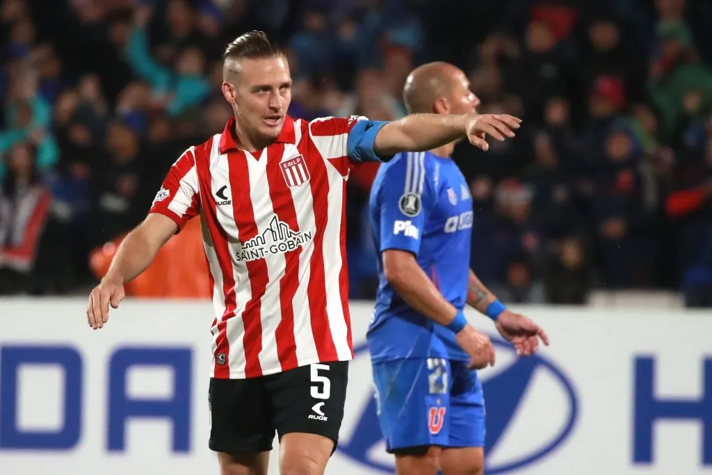 Santiago Ascacíbar anotó el segundo gol de Estudiantes. (Jonnathan Oyarzun/Photosport).