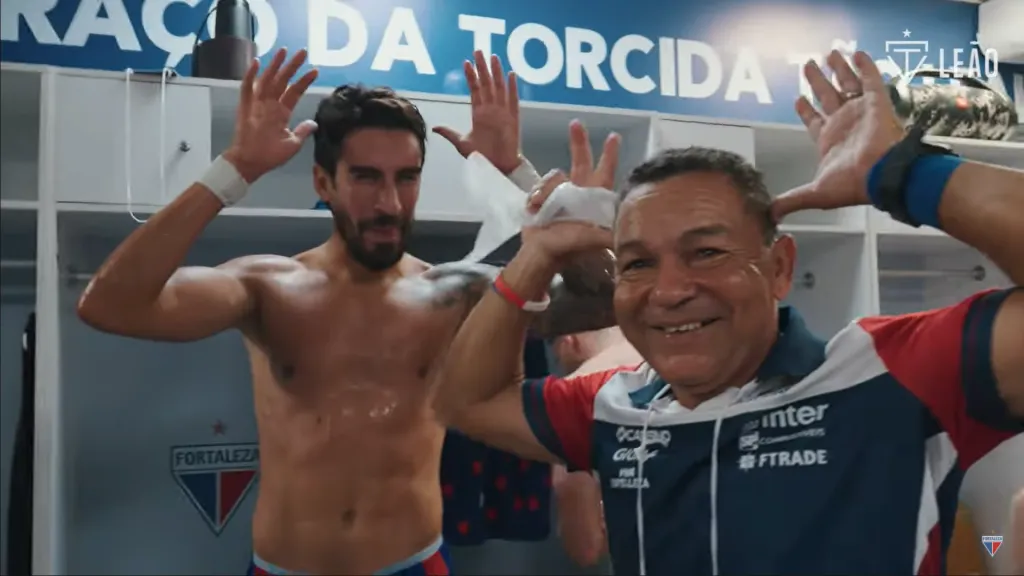 El Gato Lucero en el vestuario de Fortaleza. (Captura Leao TV).