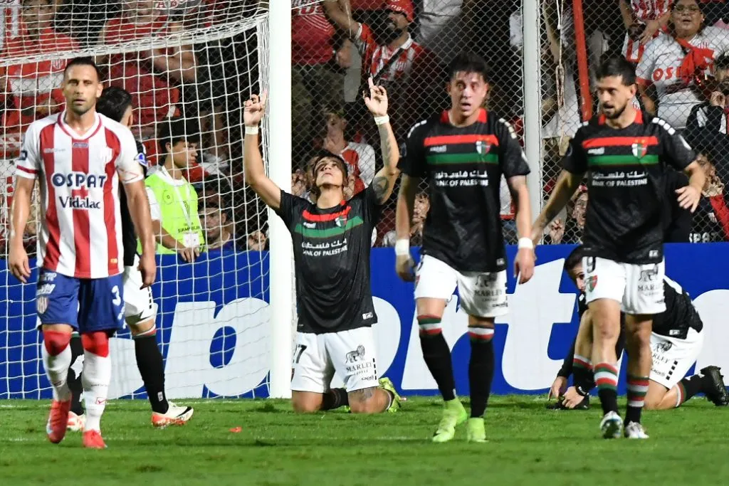 El festejo del paraguayo Junior Marabel. (FotoBaires/Photosport).