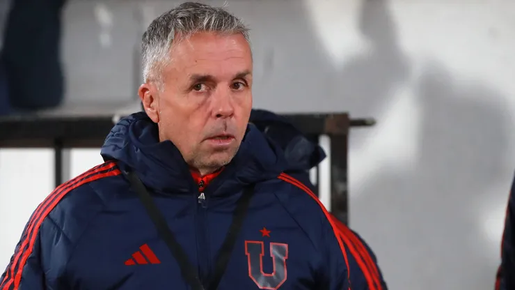 Gustavo Álvarez necesita meter mano en U. de Chile.
