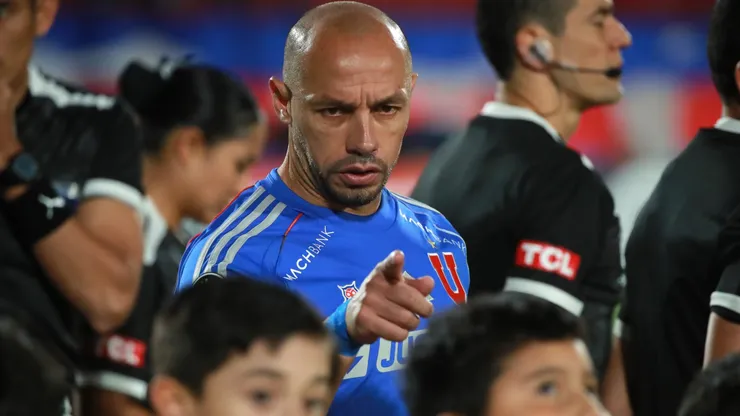 Marcelo Díaz hace un potente llamado en Universidad de Chile tras la derrota ante Estudiantes de La Plata.