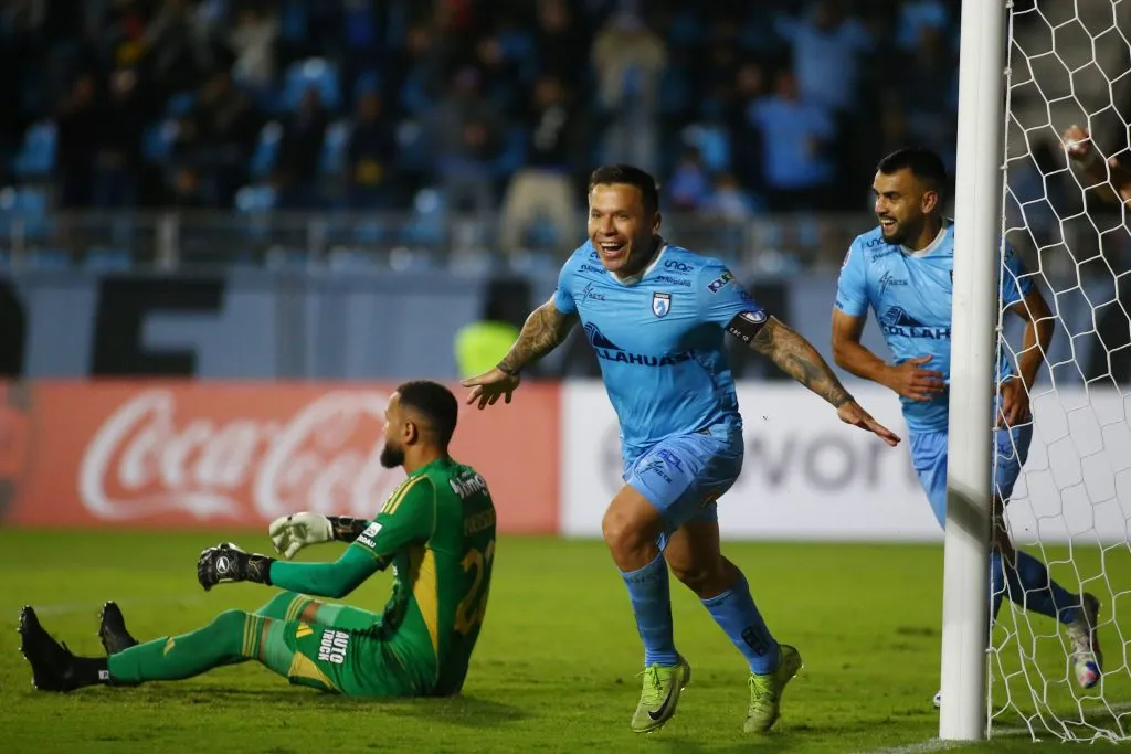 Álvaro Ramos conectó la jugada de Edson Puch para la victoria ante Atlético Mineiro por la Copa Sudamericana. Foto: Alex Diaz/Photosport