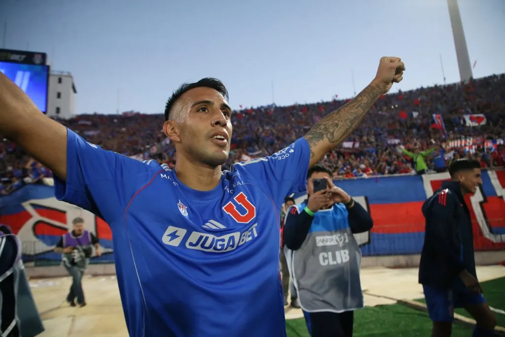 U de Chile celebró el triunfo en el Clásico Universitario. Foto: Dragomir Yankovic/Photosport