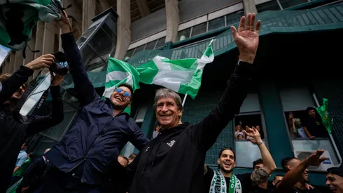 Manuel Pellegrini es recibido como "rockstar" en España.