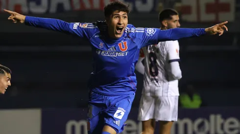 Martín Espinoza anotó en su debut absoluto con U de Chile.