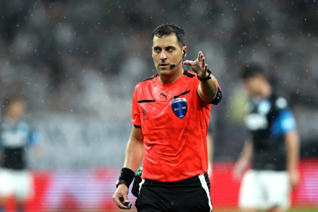 Gustavo Tejera dirigirá el duelo entre Colo Colo y Racing por Copa Libertadores (Getty Images)