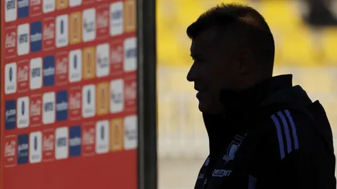 Jorge Almirón tambalea en la banca de Colo Colo.