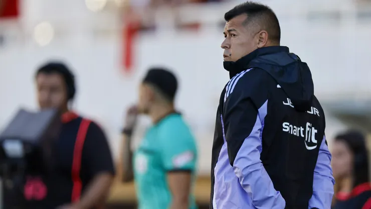 Jorge Almirón la pasa mal en Colo Colo.