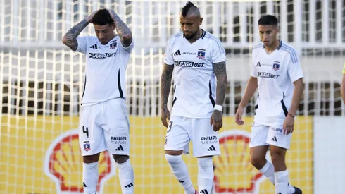 Colo Colo va de papelón en papelón.