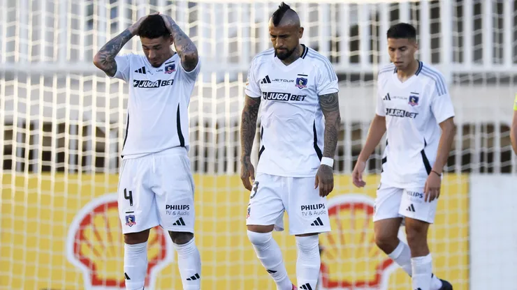 Colo Colo va de papelón en papelón.