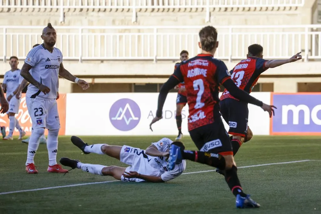 Arturo Vidal entró en el segundo tiempo ante Limache. Foto: Raul Zamora/Aton Chile