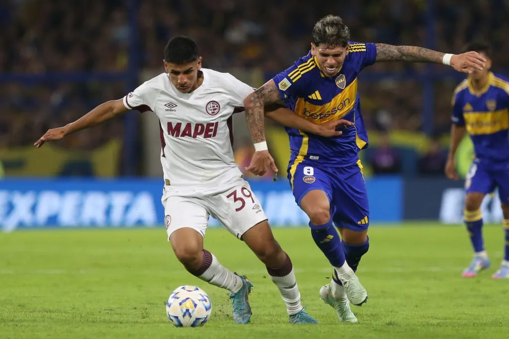 Carlos Palacios jugó todo el partido ante Lanús. (Photo by Daniel Jayo/Getty Images)