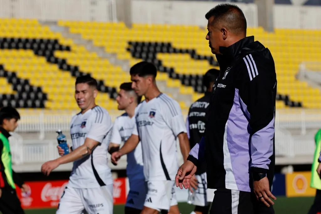 Jorge Almirón vive su peor momento como técnico de Colo Colo (Photosport)
