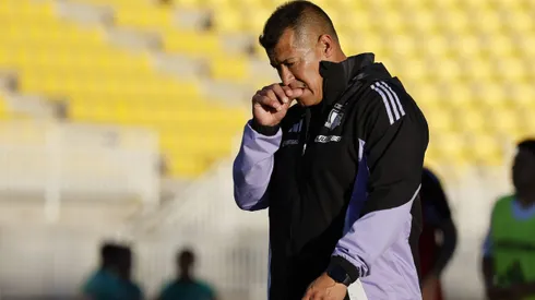 Jorge Almirón está con serios problemas en Colo Colo.