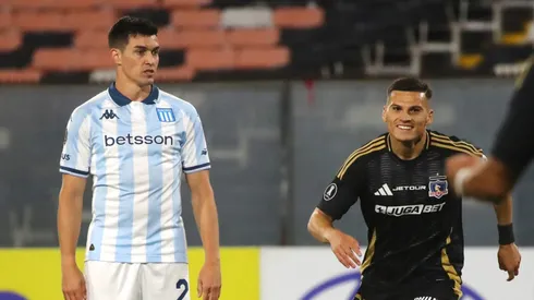 Agustín García Basso mira el festejo de Lucas Cepeda ante Racing Club.