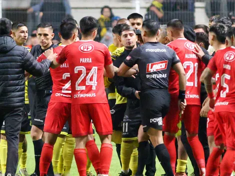 La pelea entre jugadores de La Calera y San Luis tras incidentes
