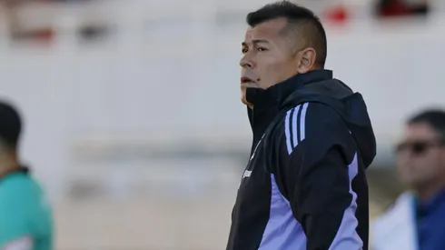 Jorge Almirón sufre en Colo Colo.