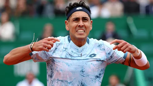 Alejandro Tabilo envuelto en polémica en redes sociales por su padre.