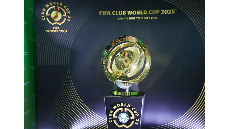 3B9FX3G SAO PAULO, SP - 09.05.2025: TOUR TROFEU DO MUNDIAL DE CLUBES - The FIFA Club World Cup Trophy is on display in the Palmeiras Trophy Room at Allianz Parque on Friday afternoon (09). (Photo: Yuri Murakami/Fotoarena/Sipa USA) Credit: Sipa US/Alamy Live News