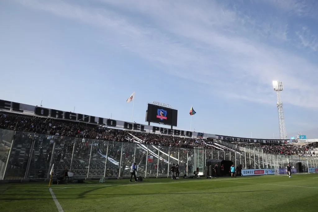 La reunión de miembros de la Garra Blanca con los jugadores en el Monumental enciende las alarmas de un grave castigo. Foto: Felipe ZancaPhotosport
