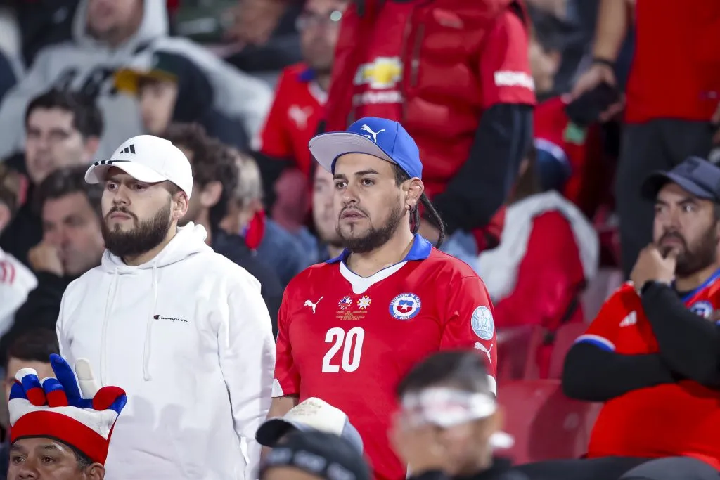 El comportamiento de los hinchas está en la mira por parte de la FIFA, que toma acción para evitar la discriminación y racismo. Foto: Pepe Alvujar/Photosport