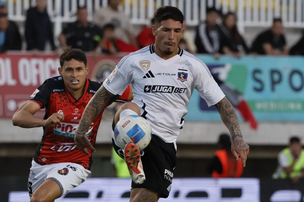 Colo Colo suma nuevos problemas, donde esta vez es apuntado Alan Saldivia. Foto: Andres Pina/Photosport