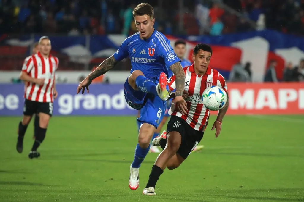 Franco Calderón es otro en Universidad de Chile que está a una amarilla de perderse la visita a Botafogo. | Foto: Photosport. 