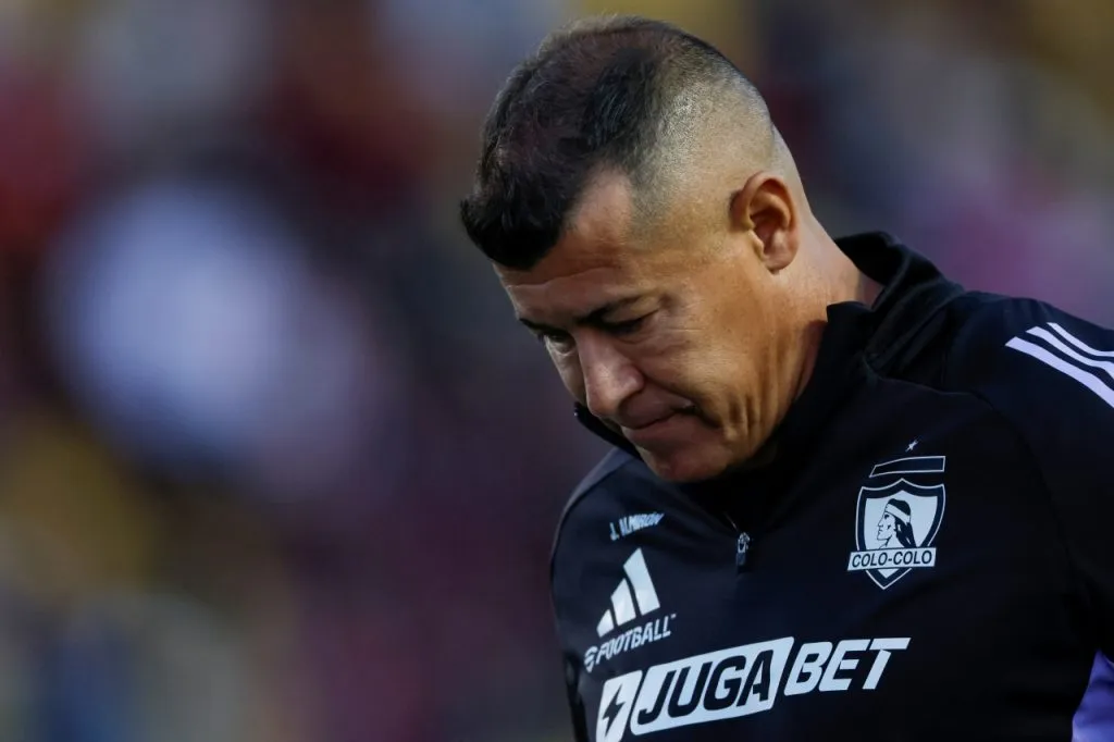 Jorge Almirón se juega su puesto en Colo Colo durante duelo de Copa Libertadores (Photosport)