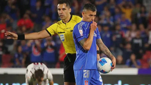 Charles Aránguiz será titular en U de Chile ante Carabobo.