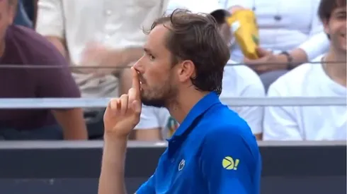 Daniil Medvedev hace callar al público del Masters de Roma.