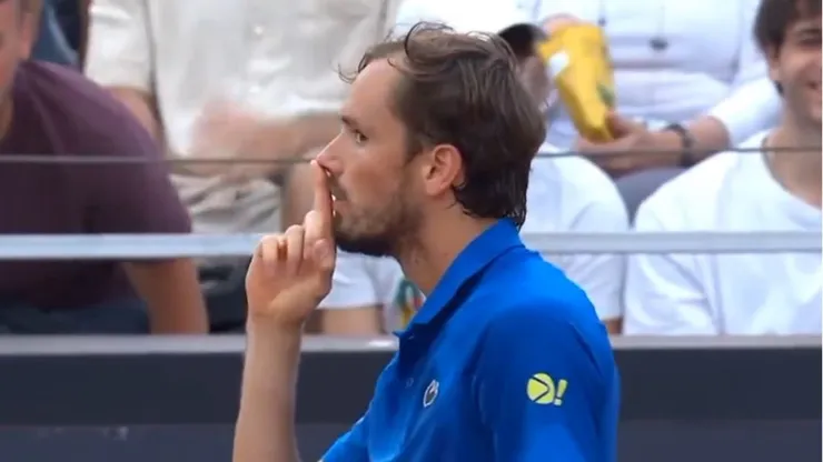 Daniil Medvedev hace callar al público del Masters de Roma.