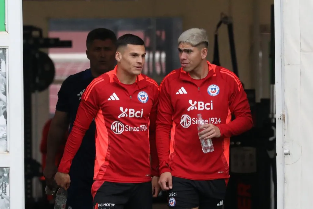 Carlos Palacios en la Selección, junto con Lucas Cepeda | Photosport