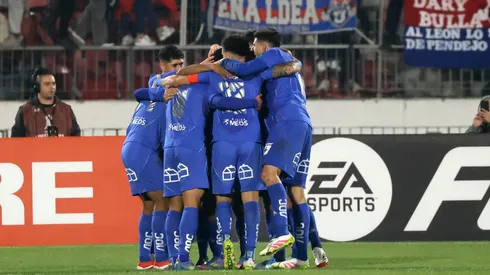 La U acaricia octavos de Copa Libertadores y agarra el teléfono