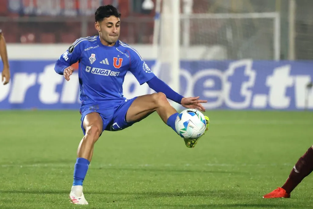 Javier Altamirano fue uno de los puntos altos de la U en Copa Libertadores. Foto: Jonnathan Oyarzun/Photosport