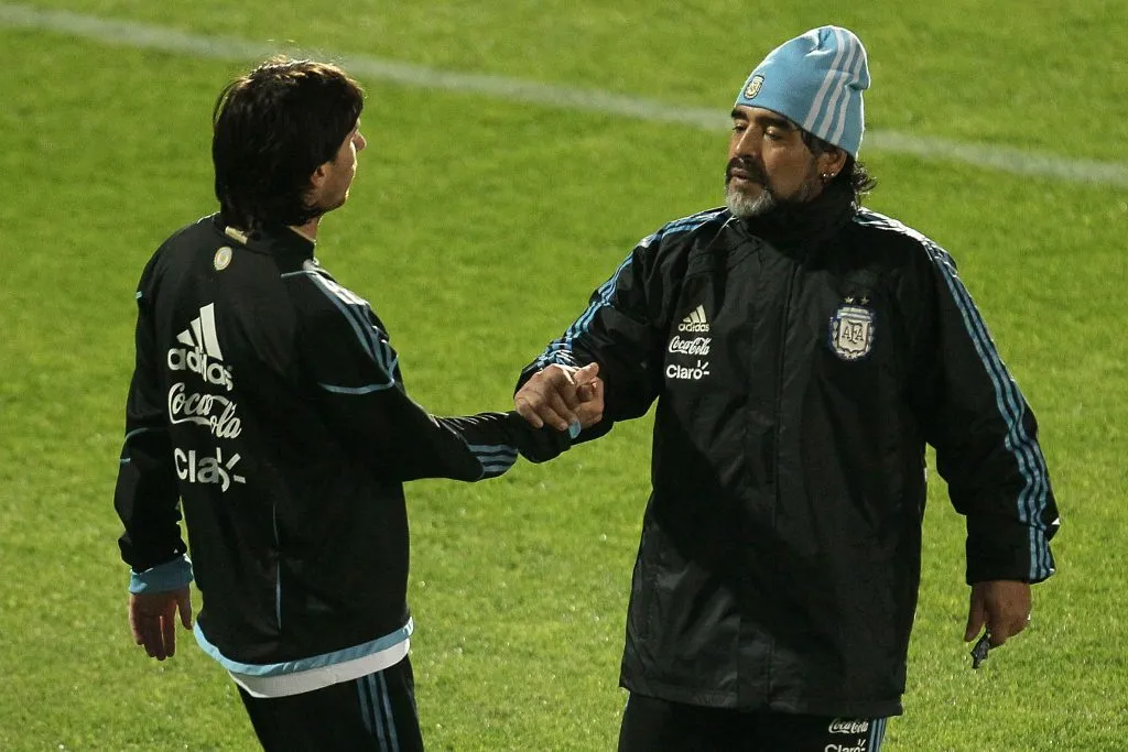 Maradona junto a Messi en el Mundial de Sudáfrica