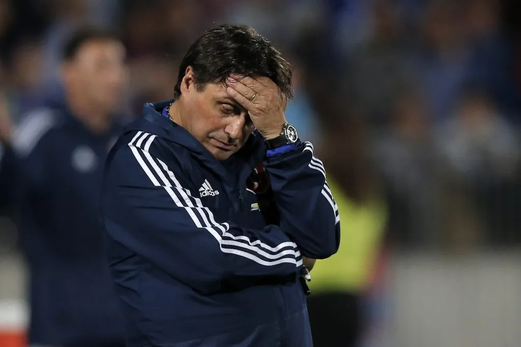 Ángel Guillermo Hoyos fue despedido en la U tras terribles goleadas a nivel local e internacional. | Foto: Photosport.