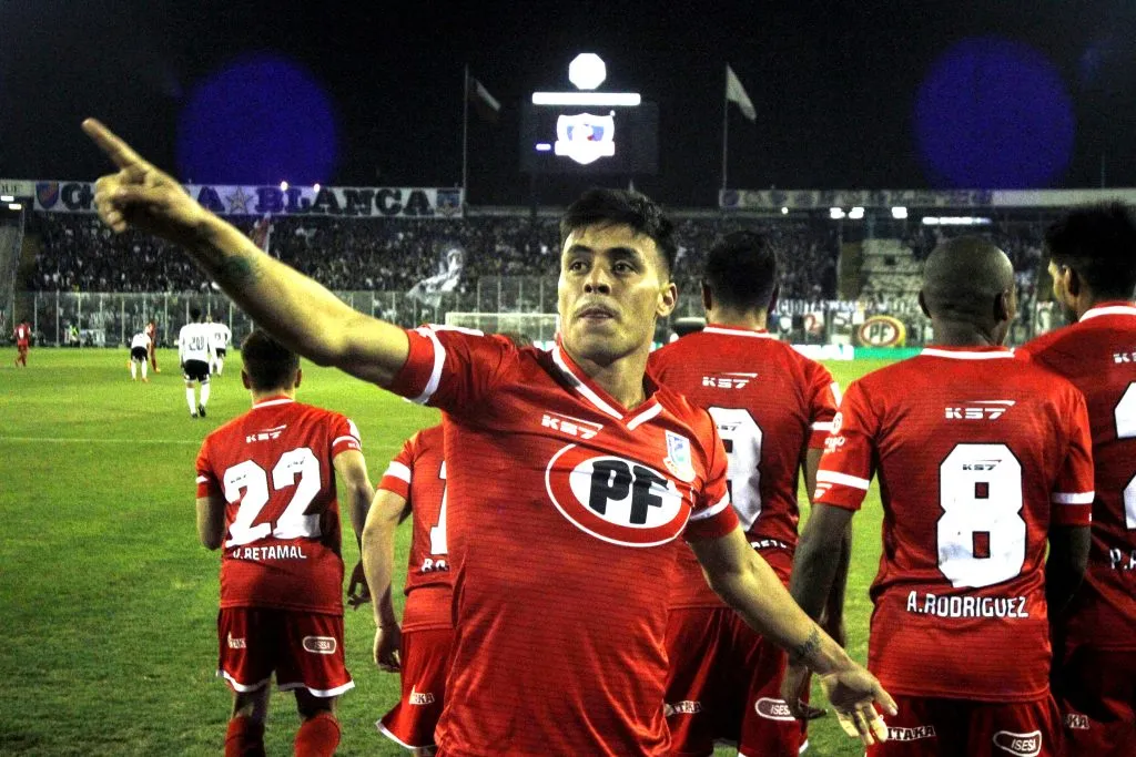 Brian Fernández le anotó a Colo Colo por Unión La Calera. Imagen: Photosport