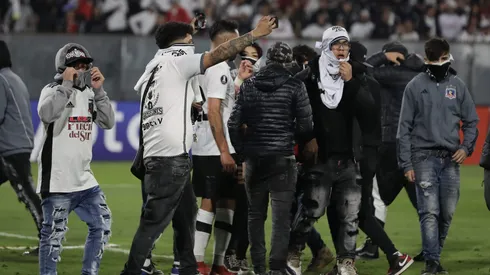 Un grupo de hinchas de Colo Colo fue detenido en Argentina previo al partido con Racing.
