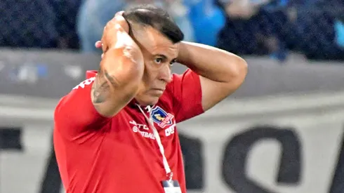 La continuidad de Almirón en Colo Colo quedó en jaque tras una nueva goleada.