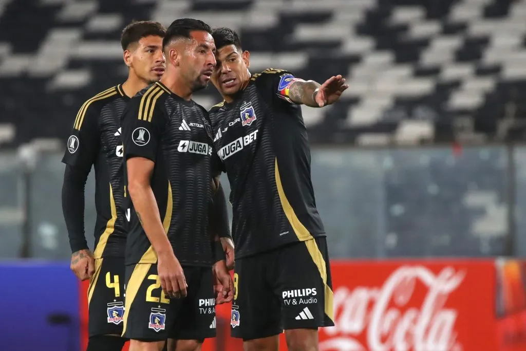 Mauricio Isla avisó que Colo Colo incluso puede quedarse sin torneo en el año de su centenario. Foto: Photosport.