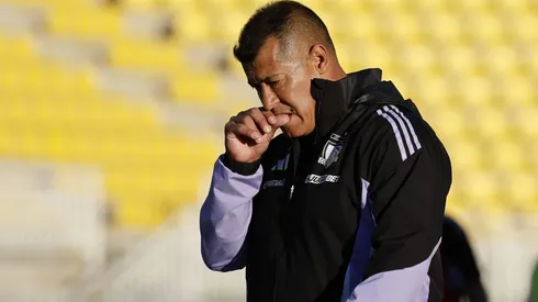 Jorge Almirón parece estar sentenciado en Colo Colo.