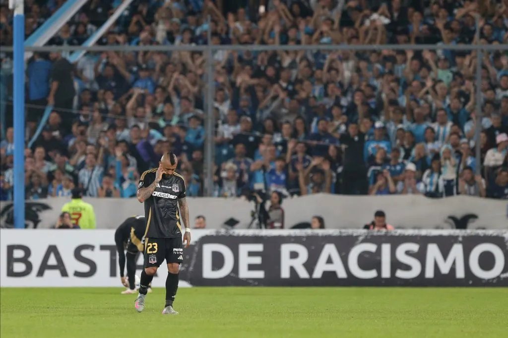 Arturo Vidal fue expulsado ante Racing. (Photo by Daniel Jayo/Getty Images)