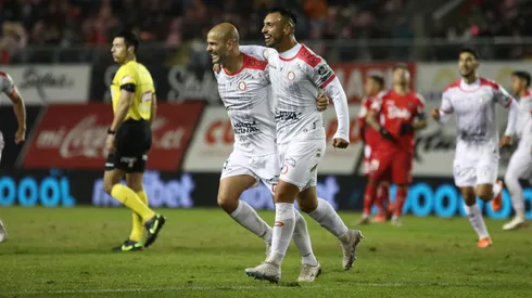 Unión La Calera recibe a Coquimbo Unido y necesita sostener su invicto como local.
